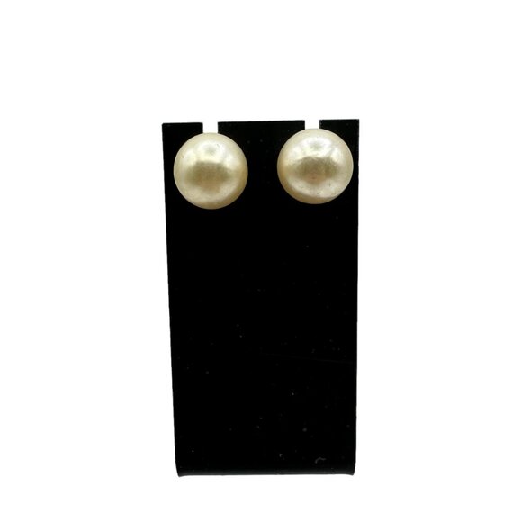 Womens Faux Pearl Post Earrings Imperfect Jewelry White Bead Costume Fashion - Picture 1 of 5